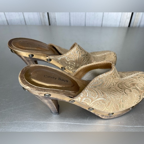 Cindy Says Couture Clog Heels Studded Gold Tab Filigree Size 6 - Picture 3 of 5